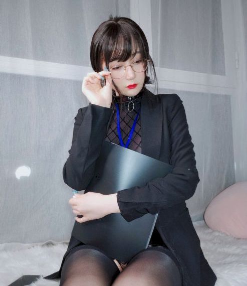 欧美女郎化妆_BD英语手机在线看