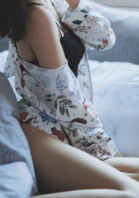 日日舔夜夜摸_HD视频大全